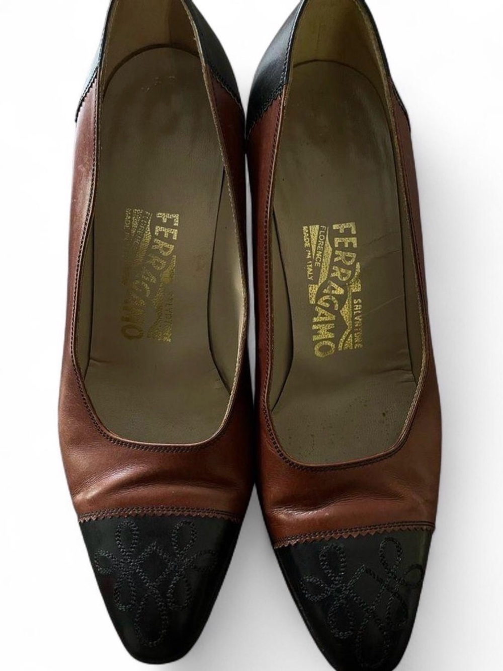 Vintage Salvatore Ferragamo Brown Black Leather Cap Toe Pumps 7.5B Italy